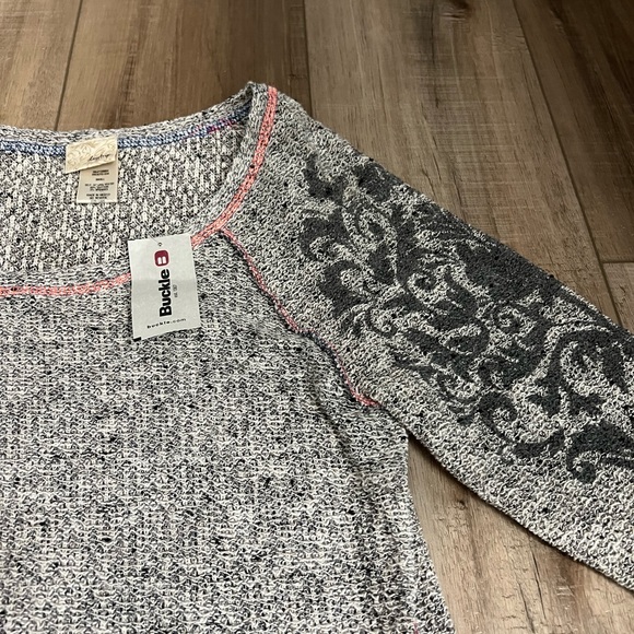 Long sleeve loose buckle top - Picture 2 of 5